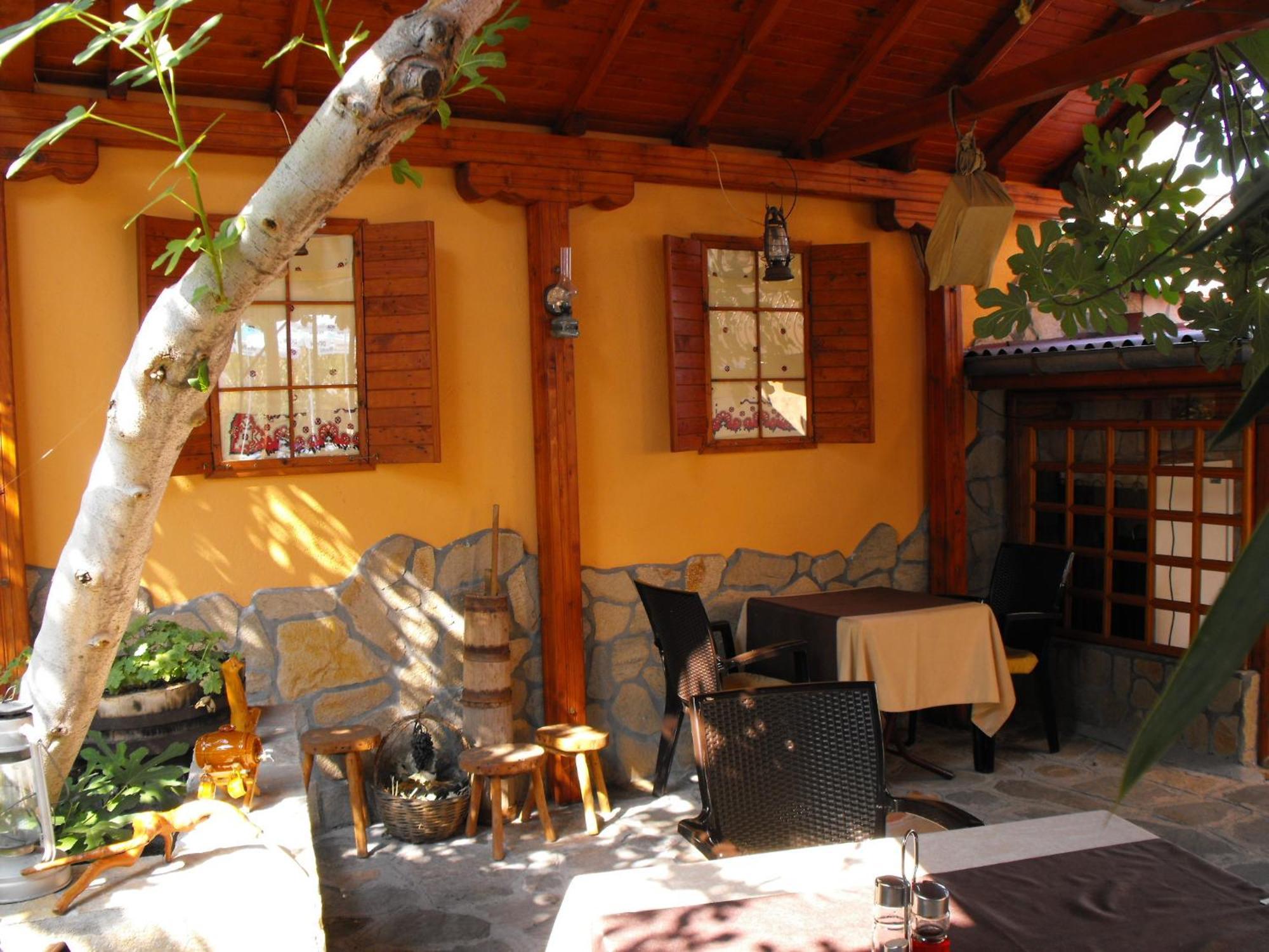 Family Hotel Ogi Asenovgrad Extérieur photo