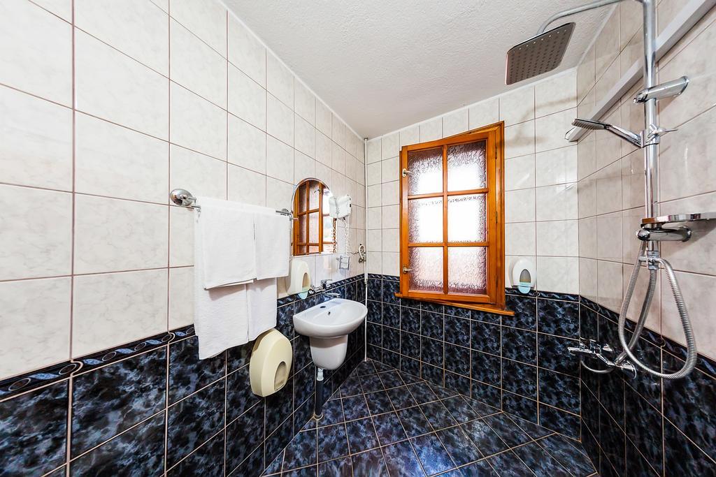 Family Hotel Ogi Asenovgrad Extérieur photo