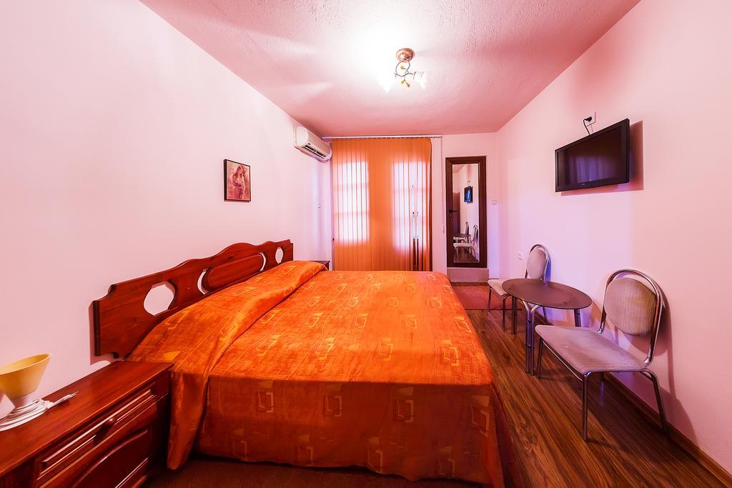 Family Hotel Ogi Asenovgrad Extérieur photo