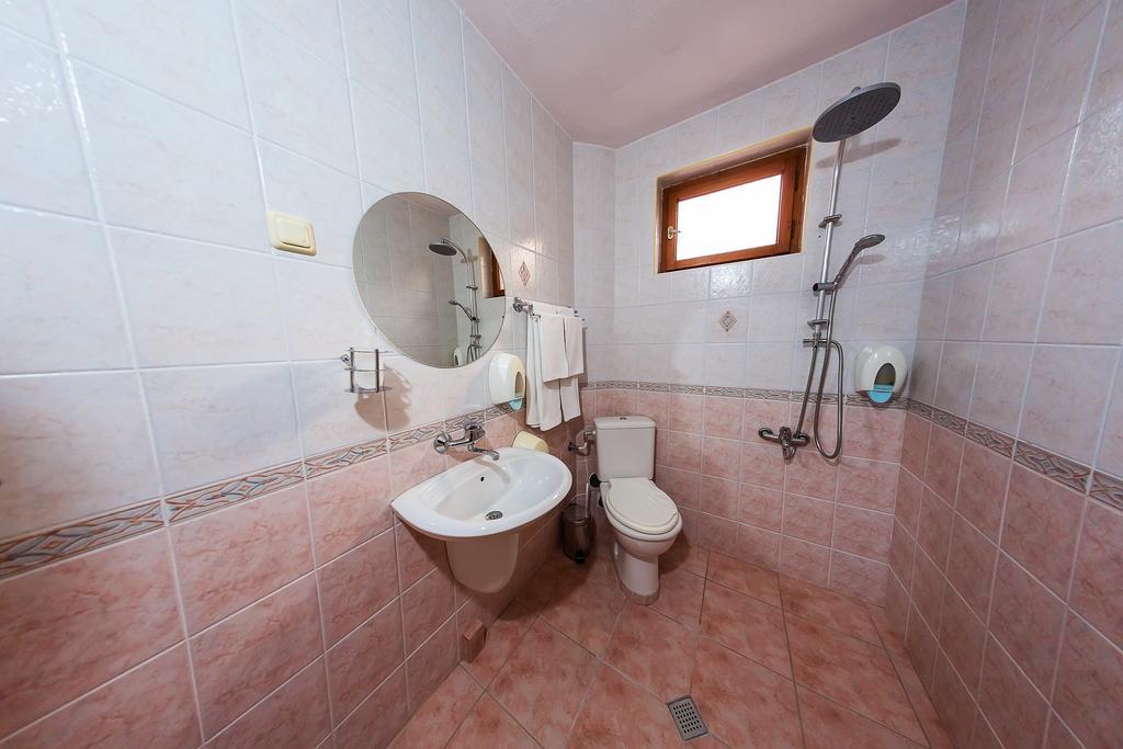 Family Hotel Ogi Asenovgrad Extérieur photo