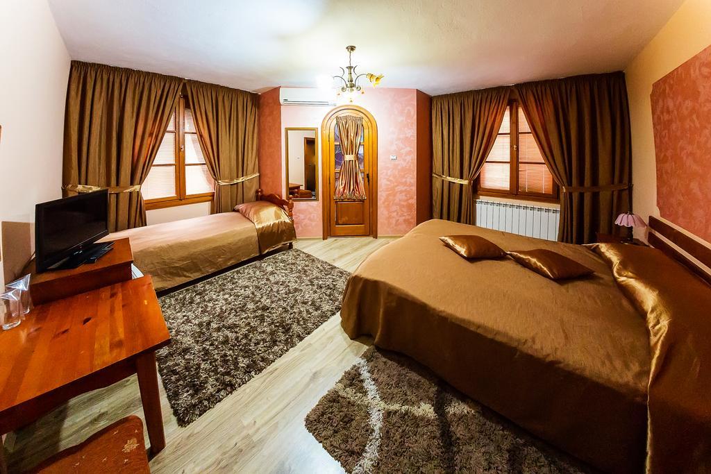 Family Hotel Ogi Asenovgrad Extérieur photo