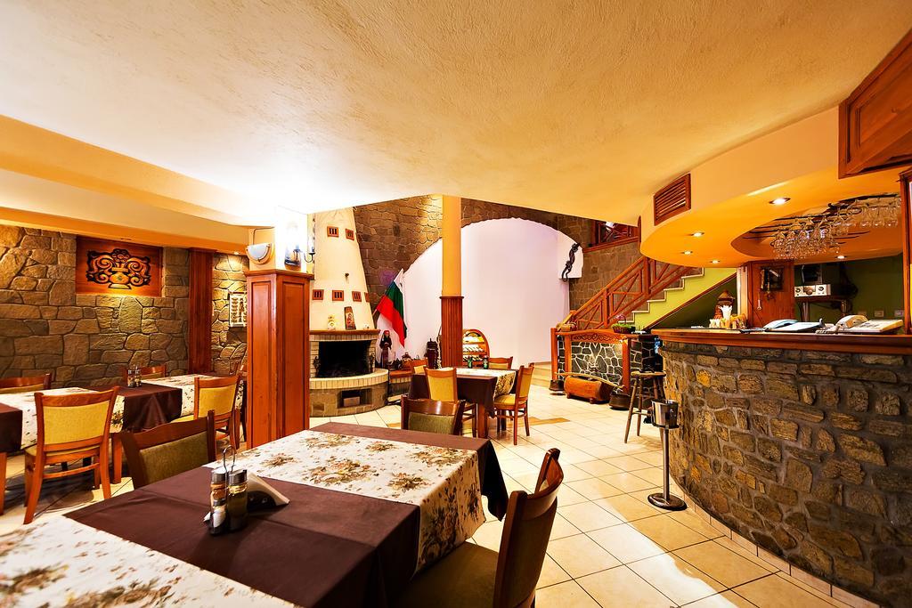 Family Hotel Ogi Asenovgrad Extérieur photo