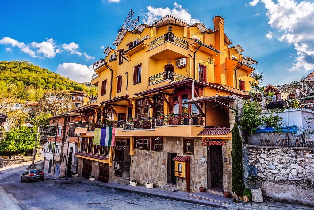Family Hotel Ogi Asenovgrad Extérieur photo